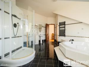 Prodej pozemku pro bydlení, Praha - Šeberov, K Hrnčířům, 2233 m2