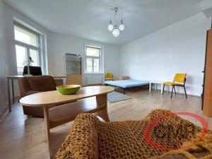 Pronájem bytu 2+kk, Praha, K Botiči, 47 m2