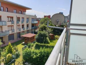 Pronájem bytu 2+kk, Praha, Schwarzenberská, 74 m2