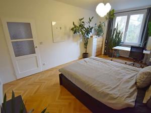 Pronájem bytu 2+1, Praha - Vršovice, Jakutská, 60 m2
