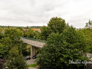 Pronájem bytu 1+kk, Praha - Hloubětín, Nademlejnská, 32 m2