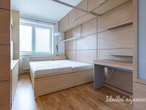 Pronájem bytu 1+kk, Praha - Horní Měcholupy, Padovská, 40 m2