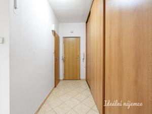 Pronájem bytu 2+1, Praha - Malešice, Počernická, 55 m2