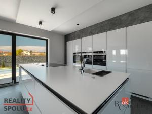 Prodej rodinného domu, Úherce, 268 m2