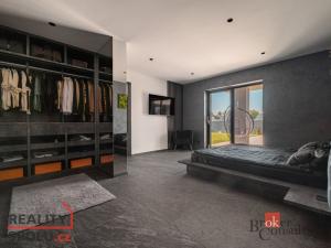 Prodej rodinného domu, Úherce, 268 m2