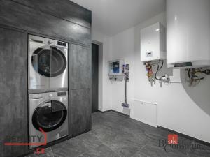 Prodej rodinného domu, Úherce, 268 m2