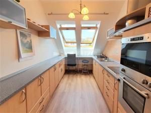 Pronájem bytu 2+kk, Praha, Patočkova, 80 m2