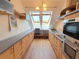 Pronájem bytu 2+kk, Praha, Patočkova, 80 m2