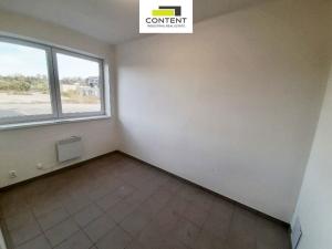 Pronájem výrobních prostor, Kladno - Dubí, Dubská, 2110 m2
