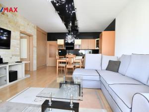 Pronájem bytu 2+kk, Hradec Králové - Třebeš, Svatojánská, 57 m2