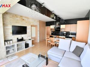 Pronájem bytu 2+kk, Hradec Králové - Třebeš, Svatojánská, 57 m2