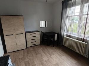 Pronájem bytu 1+kk, Praha - Radlice, Na Farkáně III, 24 m2