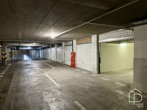 Prodej garáže, Praha, Hnězdenská, 18 m2