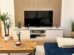 Pronájem bytu 3+kk, Praha, Bermanova, 80 m2