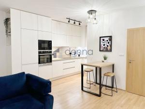 Pronájem bytu 3+kk, Praha, Bermanova, 80 m2