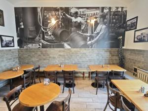 Pronájem restaurace, Praha, U hráze, 242 m2