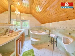 Prodej rodinného domu, Chvaleč - Petříkovice, 235 m2