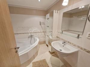 Pronájem bytu 3+kk, Praha, Tlumačovská, 93 m2