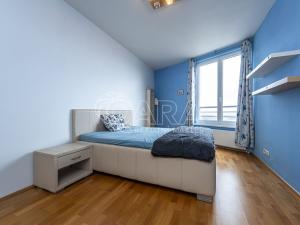 Pronájem bytu 3+kk, Praha, Tlumačovská, 93 m2