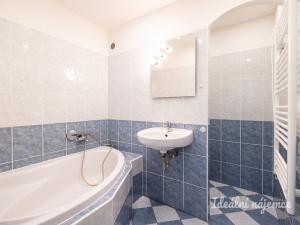 Pronájem bytu 3+kk, Praha - Střížkov, Varnsdorfská, 52 m2