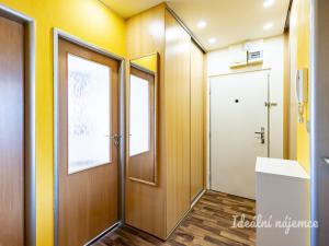 Pronájem bytu 3+kk, Praha - Střížkov, Varnsdorfská, 52 m2