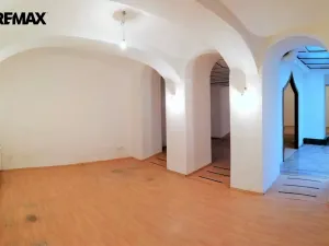 Pronájem obchodního prostoru, Olomouc, Šemberova, 99 m2