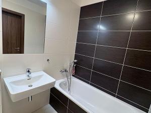 Pronájem bytu 2+kk, Praha - Dolní Měcholupy, Kardausova, 54 m2
