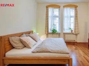 Pronájem bytu 4+1, Karlovy Vary, Jaltská, 108 m2