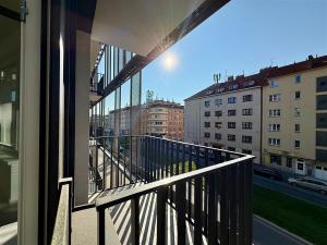 Pronájem bytu 2+kk, Praha, Kolbenova, 50 m2