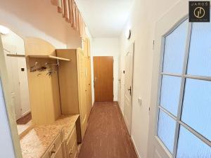 Prodej bytu 2+1, Žatec, Hájkova, 52 m2