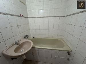 Prodej bytu 2+1, Žatec, Hájkova, 52 m2