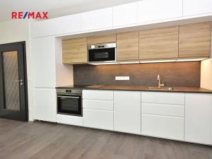 Pronájem bytu 2+kk, Praha - Kbely, Sedlářova, 58 m2