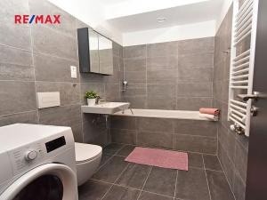 Pronájem bytu 2+kk, Praha - Kbely, Sedlářova, 58 m2