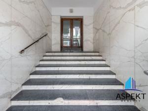 Pronájem bytu 1+kk, Praha - Podolí, Dvorecké náměstí, 30 m2
