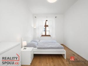 Pronájem bytu 2+kk, Praha - Holešovice, U průhonu, 46 m2