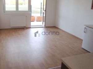 Pronájem bytu 1+kk, Praha, Strančická, 27 m2