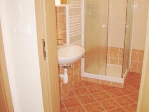 Pronájem bytu 1+kk, Praha, Strančická, 27 m2