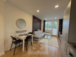 Pronájem bytu 3+kk, Praha - Žižkov, Buková, 52 m2