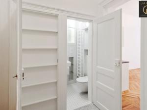 Pronájem bytu 2+kk, Praha, Na spojce, 44 m2