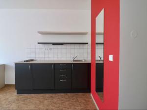Pronájem bytu 1+kk, Praha - Smíchov, Křížová, 33 m2
