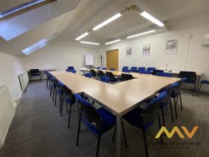 Pronájem kanceláře, Hradec Králové, Československé armády, 259 m2