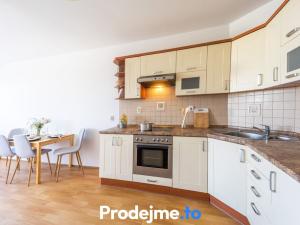 Prodej bytu 2+kk, Znojmo, Jarošova, 62 m2