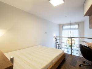 Pronájem atypického bytu, Praha - Libeň, U libeňského pivovaru, 39 m2