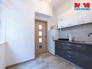 Pronájem bytu 1+kk, Zlín, náměstí Míru, 29 m2