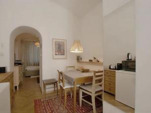 Pronájem bytu 1+1, Praha - Nusle, Sekaninova, 30 m2