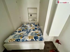 Pronájem bytu 2+1, Karlovy Vary, Jízdárenská, 60 m2
