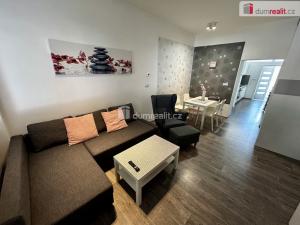 Pronájem bytu 2+1, Karlovy Vary, Jízdárenská, 60 m2