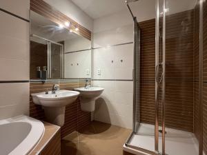 Pronájem bytu 2+kk, Praha - Holešovice, V přístavu, 74 m2