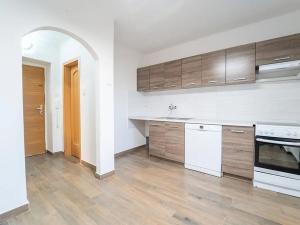 Pronájem bytu 3+1, Chvaletice, Obránců míru, 54 m2