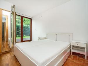 Pronájem bytu 3+1, Praha - Břevnov, Šermířská, 120 m2